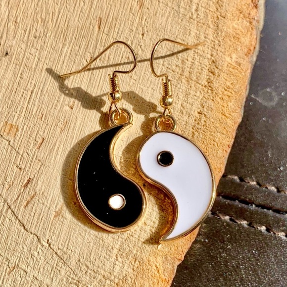 Jewelry - Bohemian Unique Yin Yang Asymmetrical Black & White Cute Chic Earrings